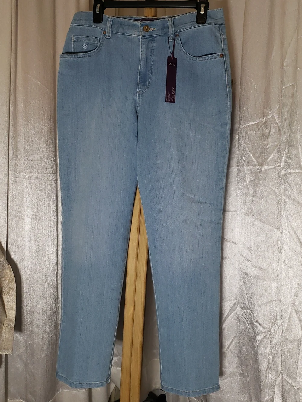 Gloria Vanderbilt Light Blue Straight Leg Jeans